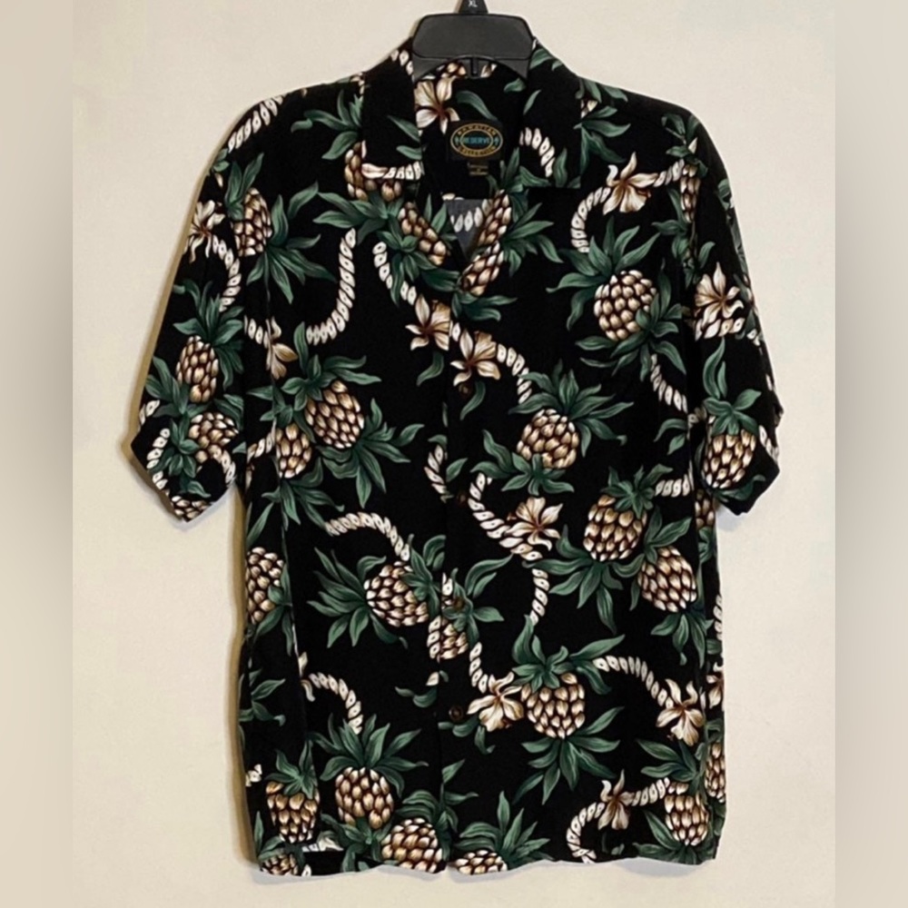 Men’s Medium Casual Button Down Reserve Hawaiian Collection